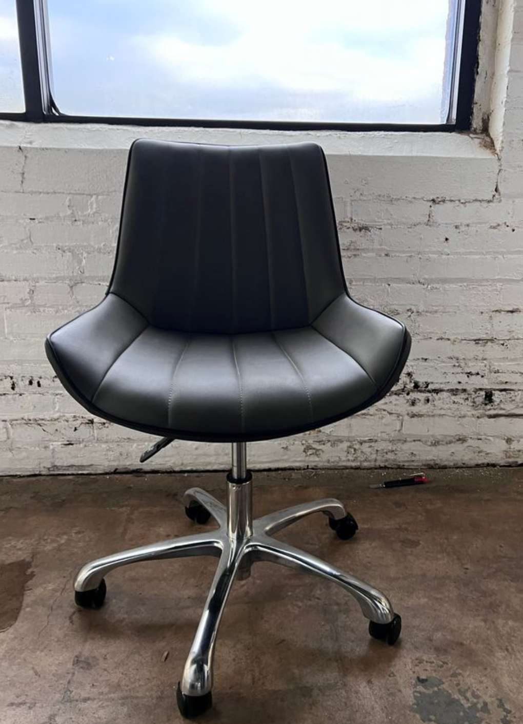 Mack Swivel Chair
